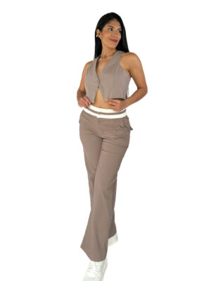 PANTALON DE TIRO ALTO Y PRETINA EN CONTRASTE