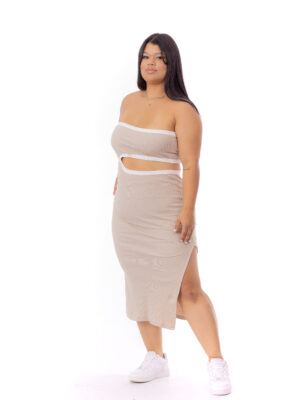 VESTIDO TIPO STRAPLES CON ESCOTE MEDIO LATERAL